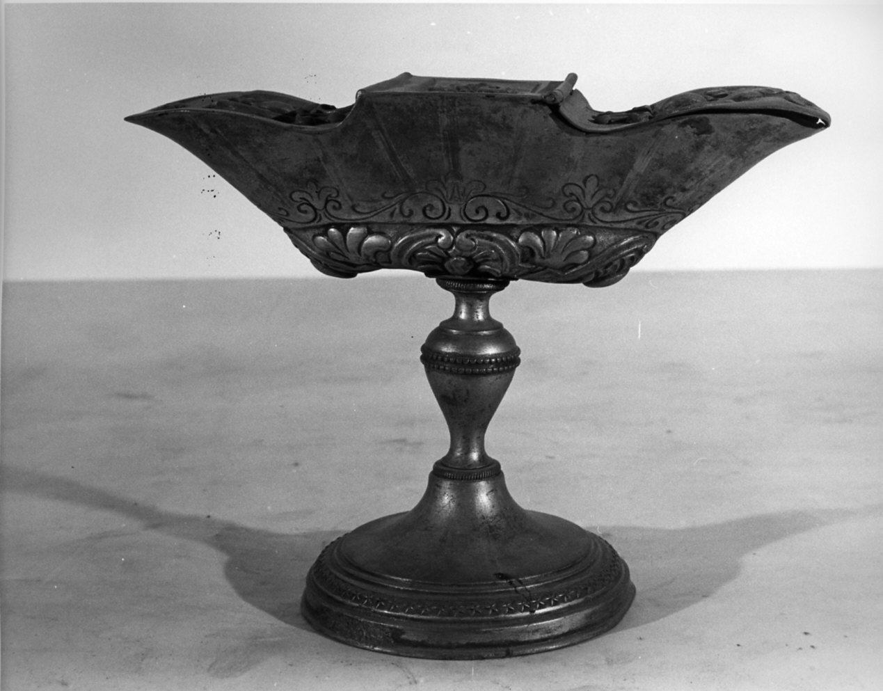 navicella portaincenso - a doppia valva, opera isolata - bottega italiana (sec. XIX)