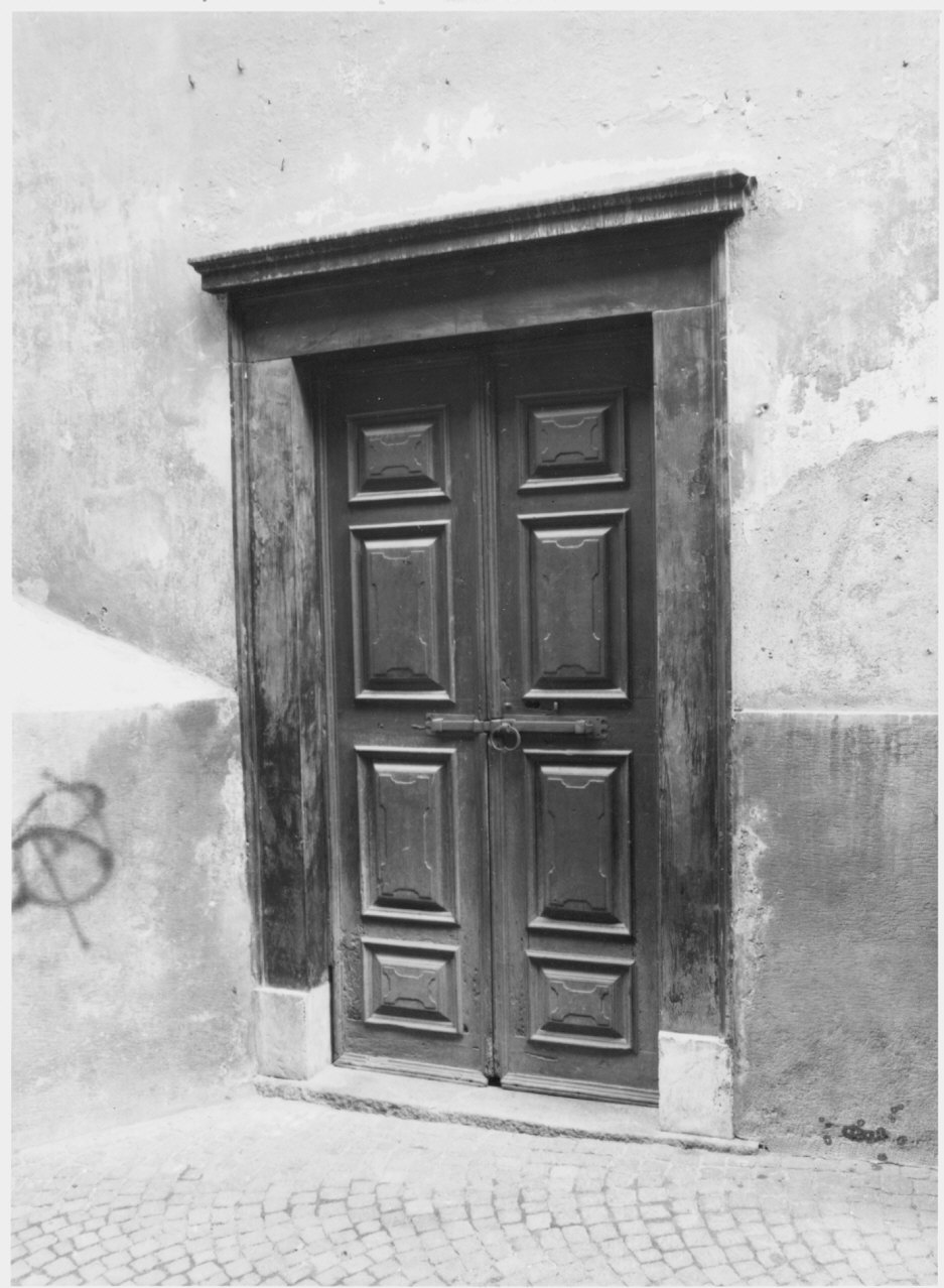 portale - bottega lombarda (sec. XVII)