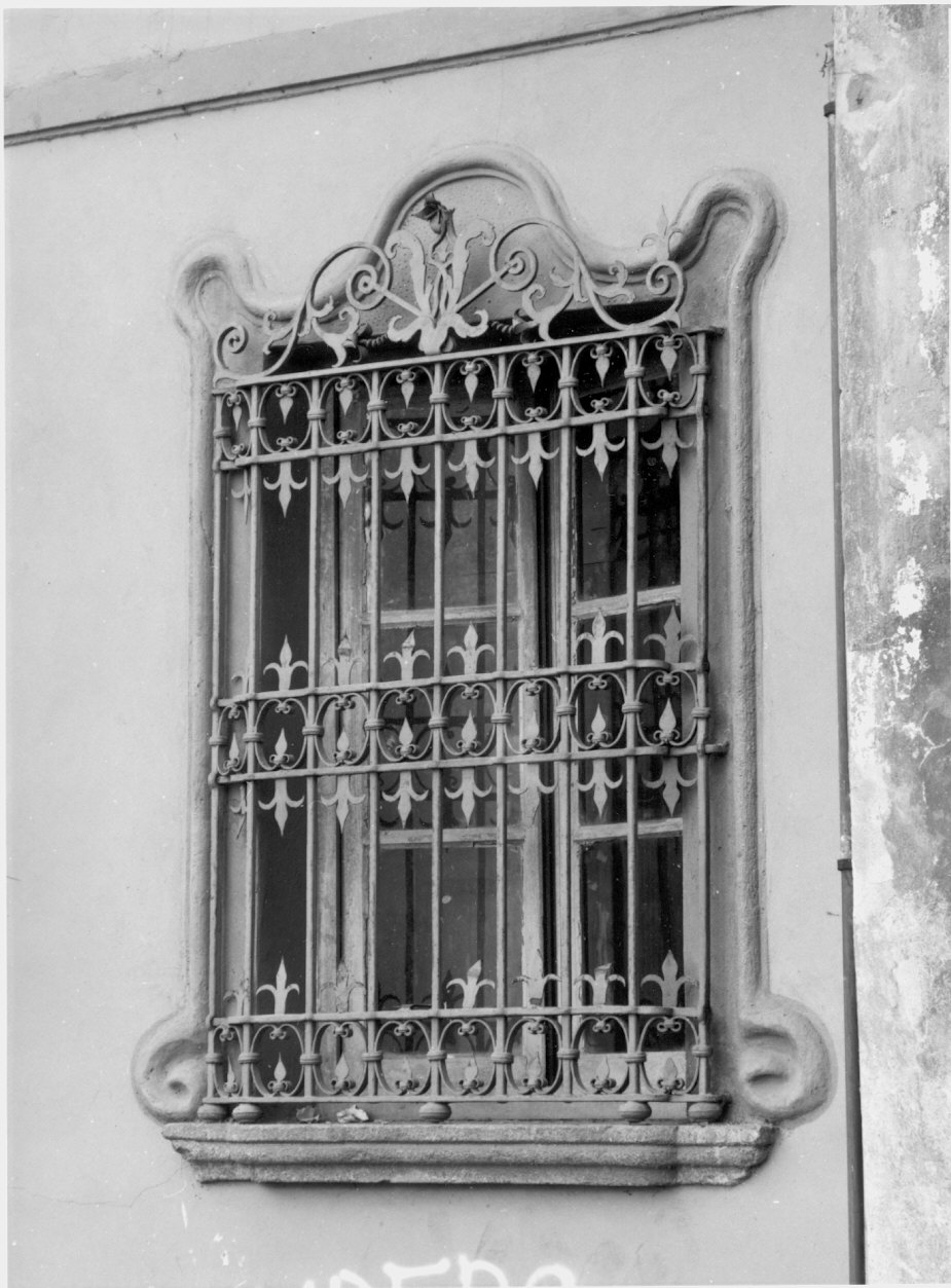 grata - bottega lombarda (prima metà sec. XVIII)