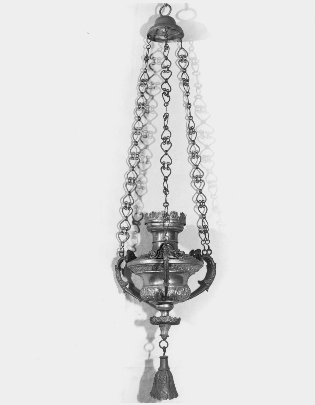 lampada pensile - a vaso, coppia - bottega lombarda (seconda metà sec. XIX)