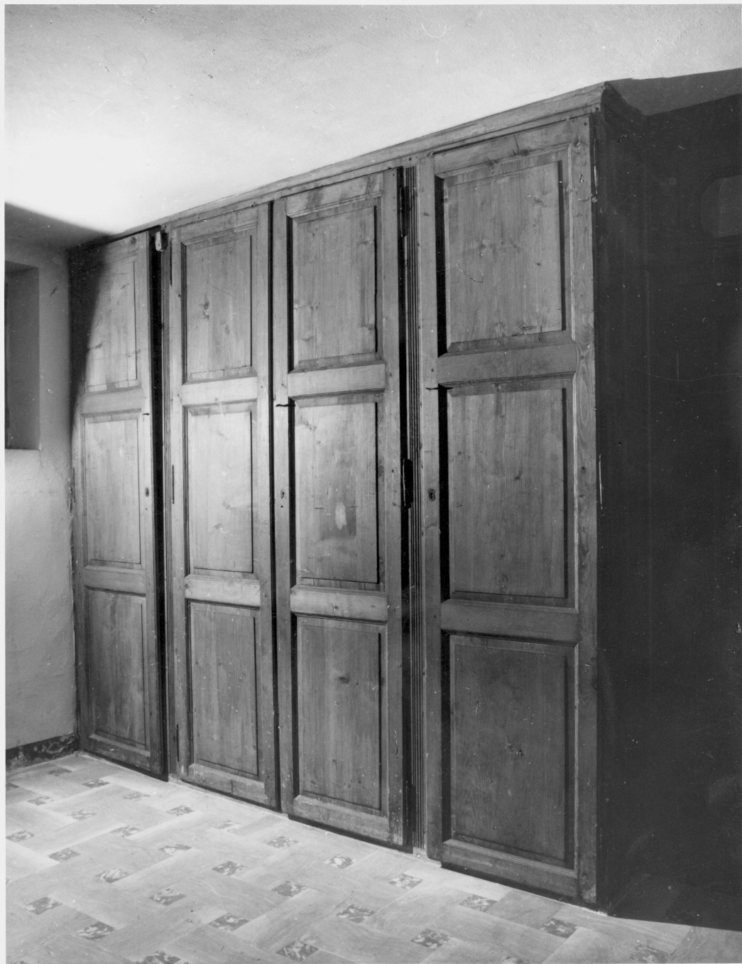 armadio, opera isolata - bottega lombarda (ultimo quarto sec. XIX)