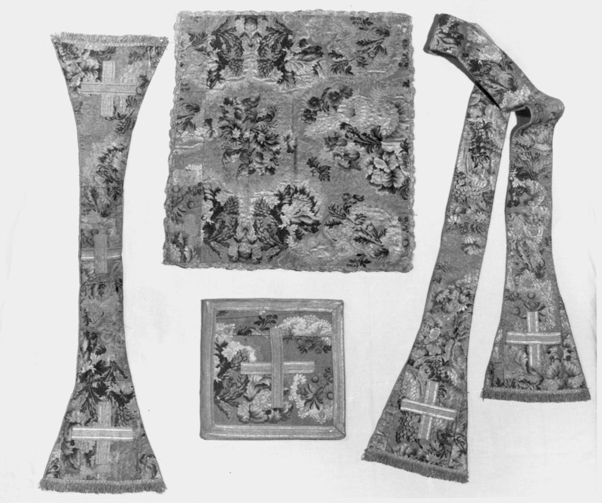 paramento liturgico, insieme - manifattura lombarda (sec. XVIII)