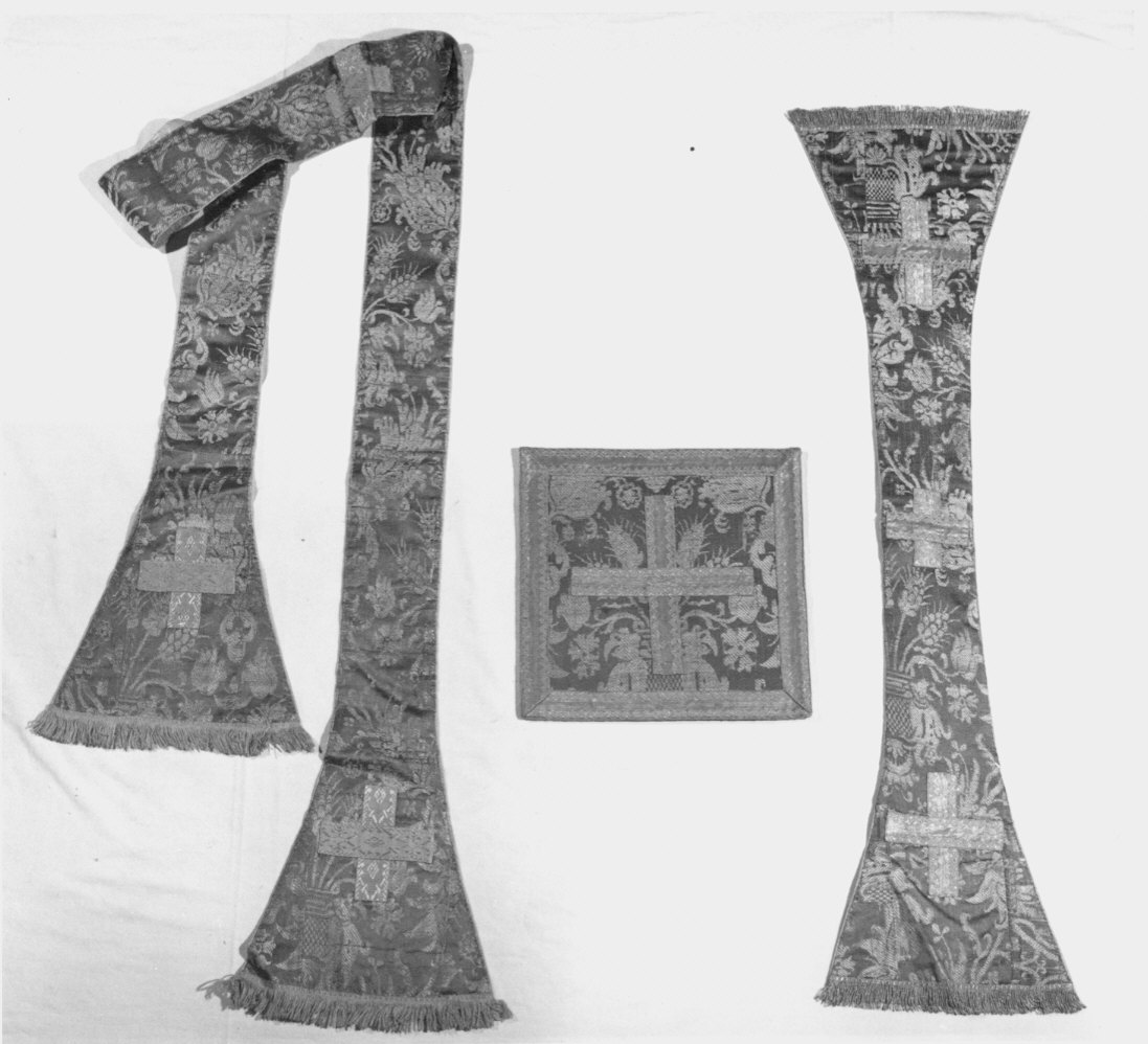 paramento liturgico, insieme - manifattura lombarda (fine/inizio secc. XVII/ XVIII)