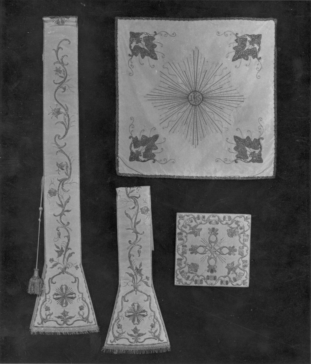 paramento liturgico, insieme - manifattura lombarda (metà, prima metà sec. XVIII, sec. XIX)