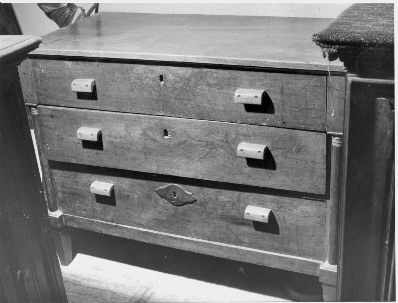 cassettone, opera isolata - bottega italiana (sec. XX)