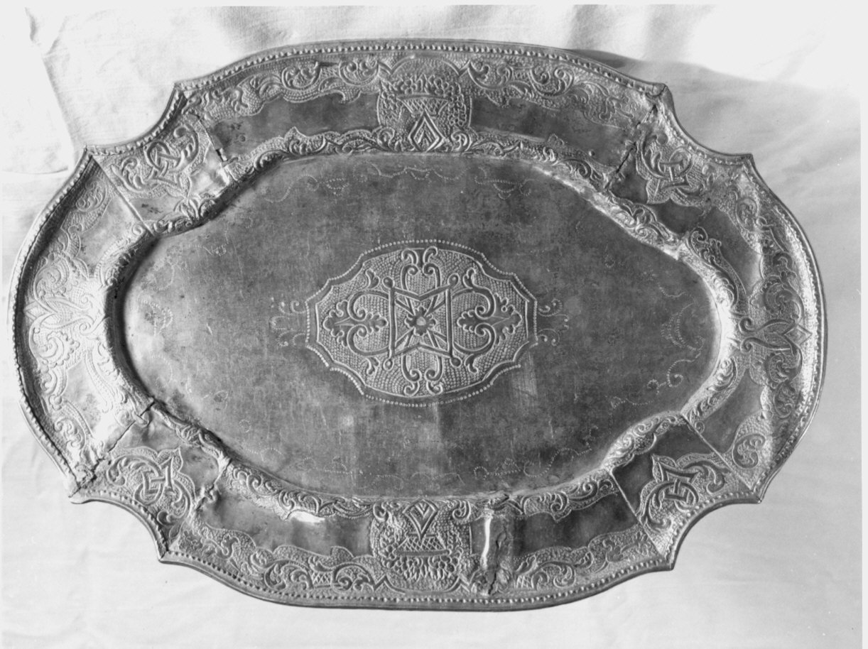 bacile, opera isolata - bottega lombarda (sec. XVIII)