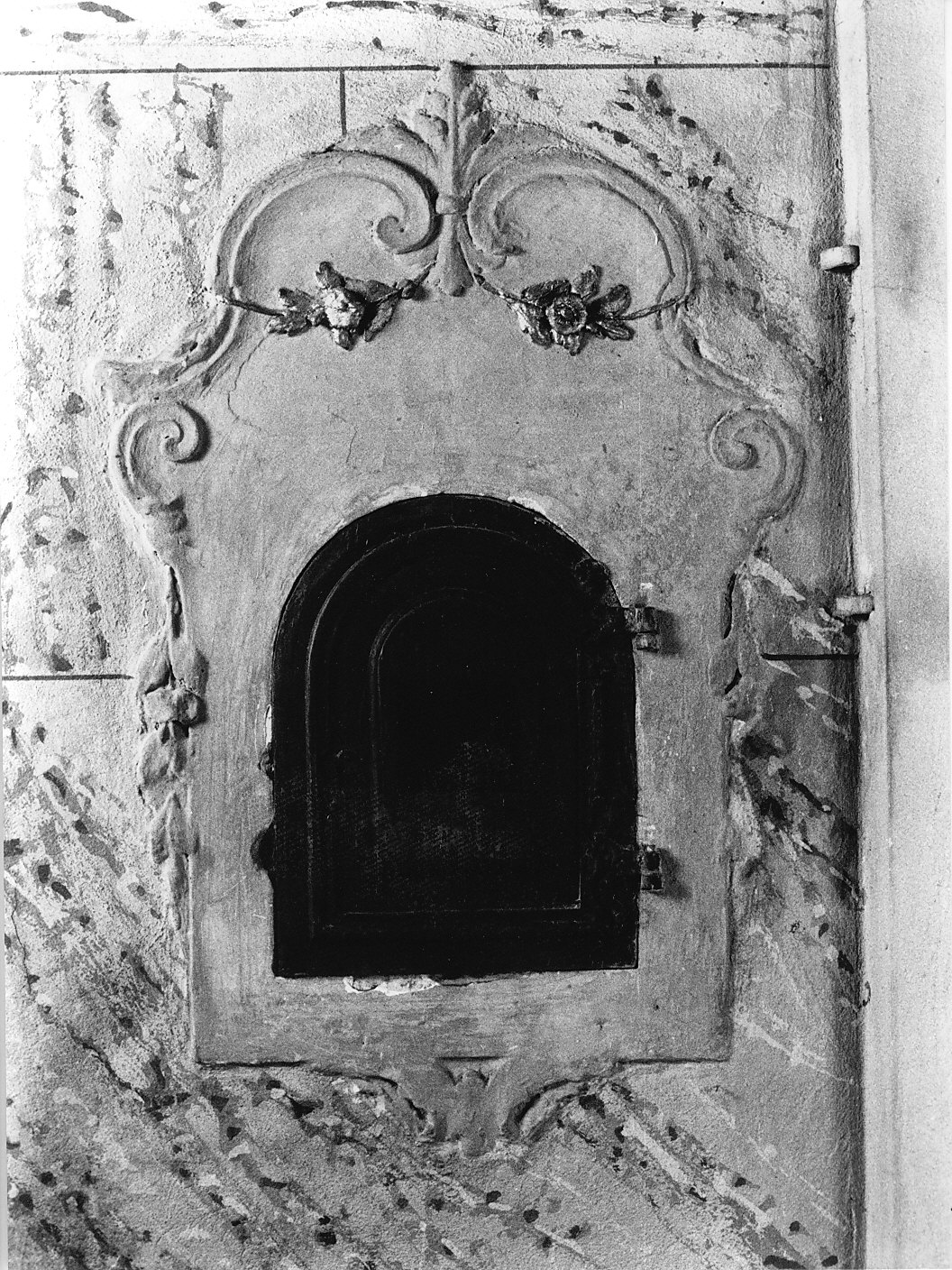 anta di armadietto per oli santi, opera isolata - bottega lombarda (prima metà sec. XVIII)