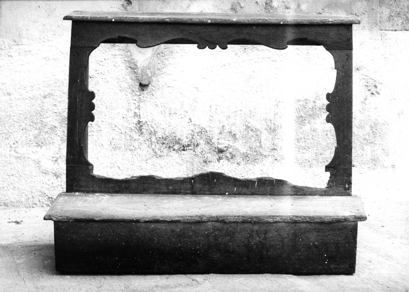 inginocchiatoio, opera isolata - bottega lombarda (inizio sec. XVIII)