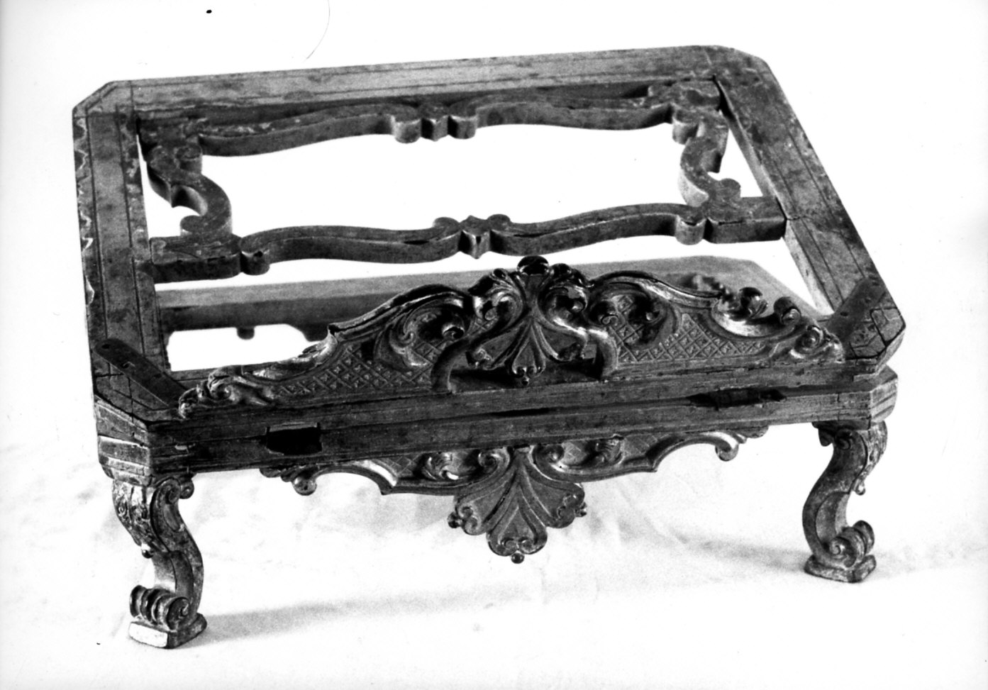 leggio da tavolo, opera isolata - bottega lombarda (sec. XVIII)