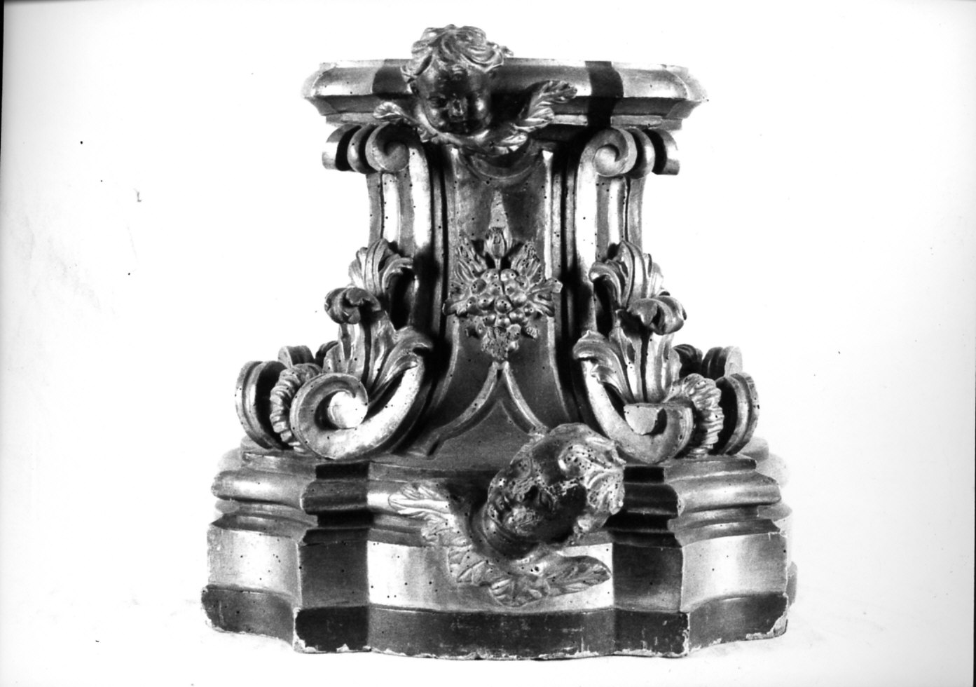 base, opera isolata - bottega lombarda (sec. XVIII)