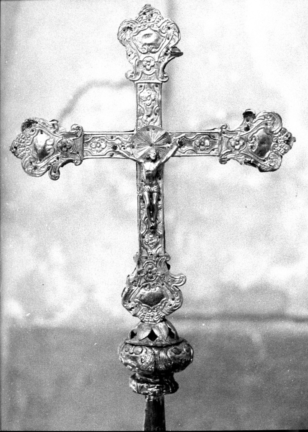 croce astile, opera isolata - bottega lombarda (seconda metà sec. XVIII)