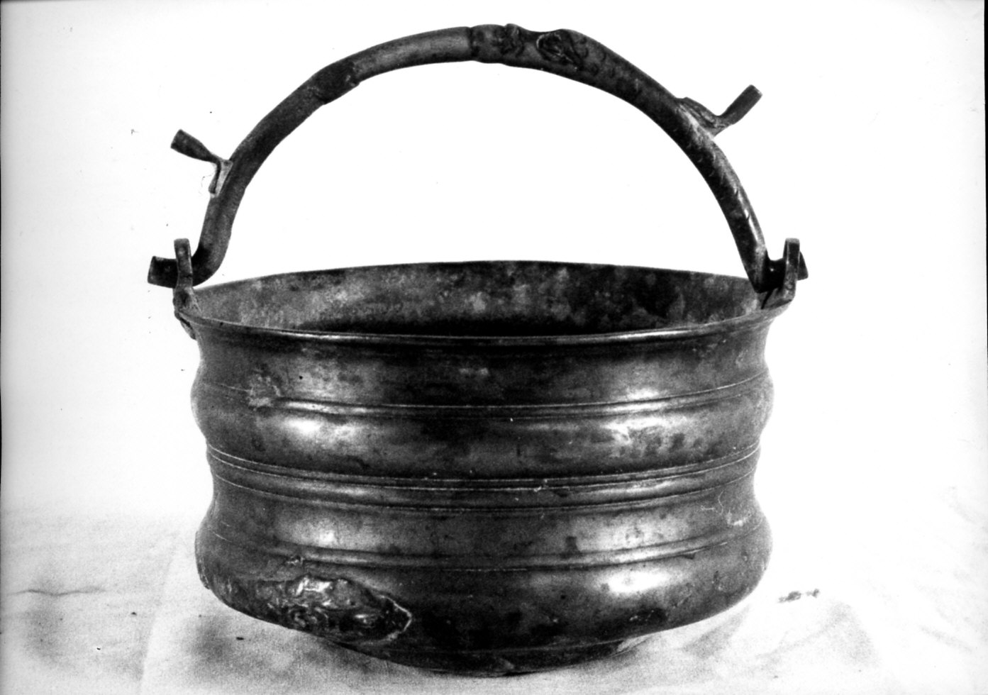 secchiello per l'acqua benedetta, opera isolata - bottega lombarda (sec. XVII)