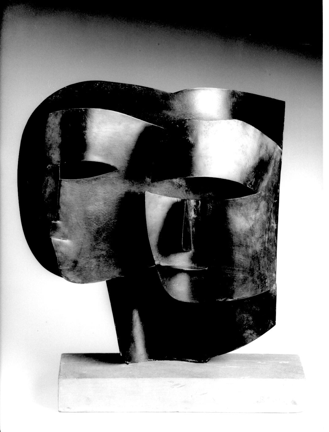 Maschera simultanea/ Stratosfera, Due teste femminili (scultura, opera isolata) di Cassolo Bracchi Regina (attribuito) (sec. XX)