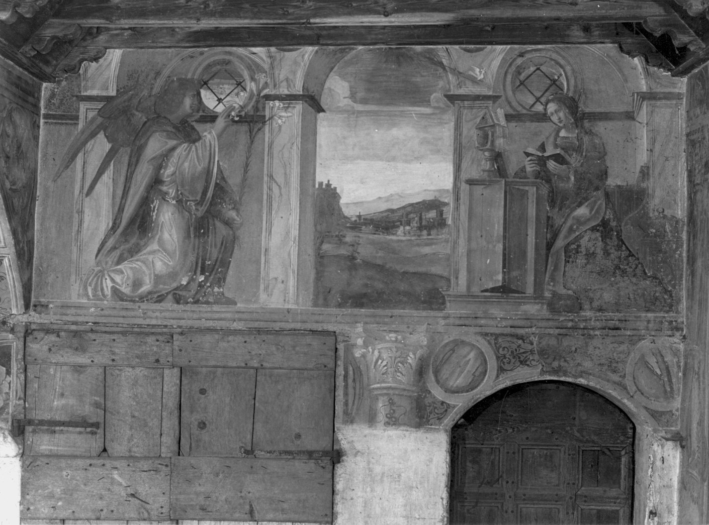 Annunciazione (dipinto murale) di Pezzi Domenico (attribuito) (primo quarto sec. XVI)