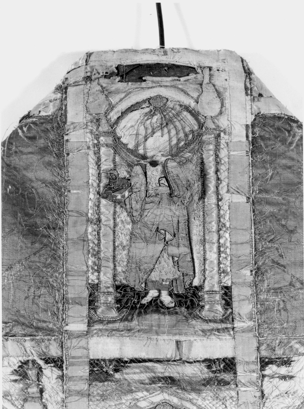 San Giovanni Evangelista (decorazione a ricamo) - manifattura lombarda (sec. XV)