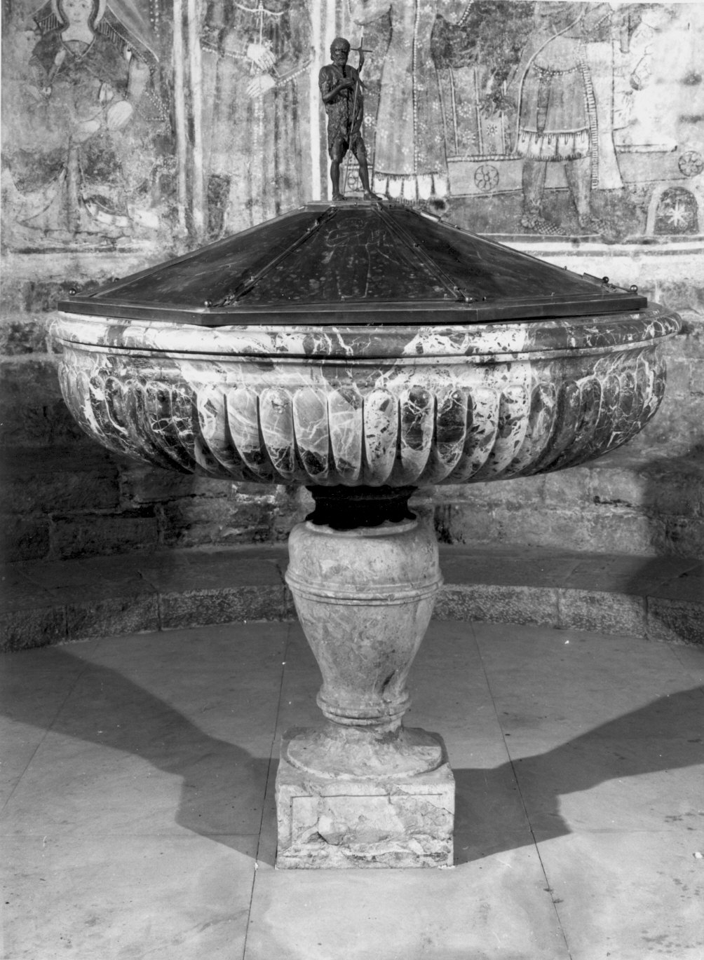 fonte battesimale - a fusto, opera isolata - bottega lombarda (ultimo quarto sec. XVII, sec. XIX)