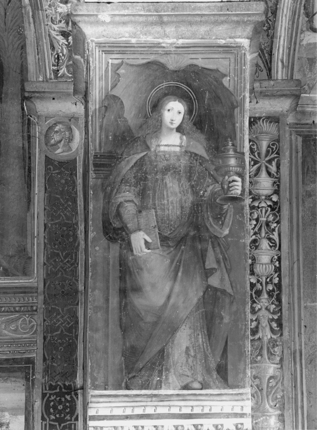 Santa Maria Maddalena (dipinto murale, elemento d'insieme) di Pezzi Domenico (attribuito) (sec. XVI)