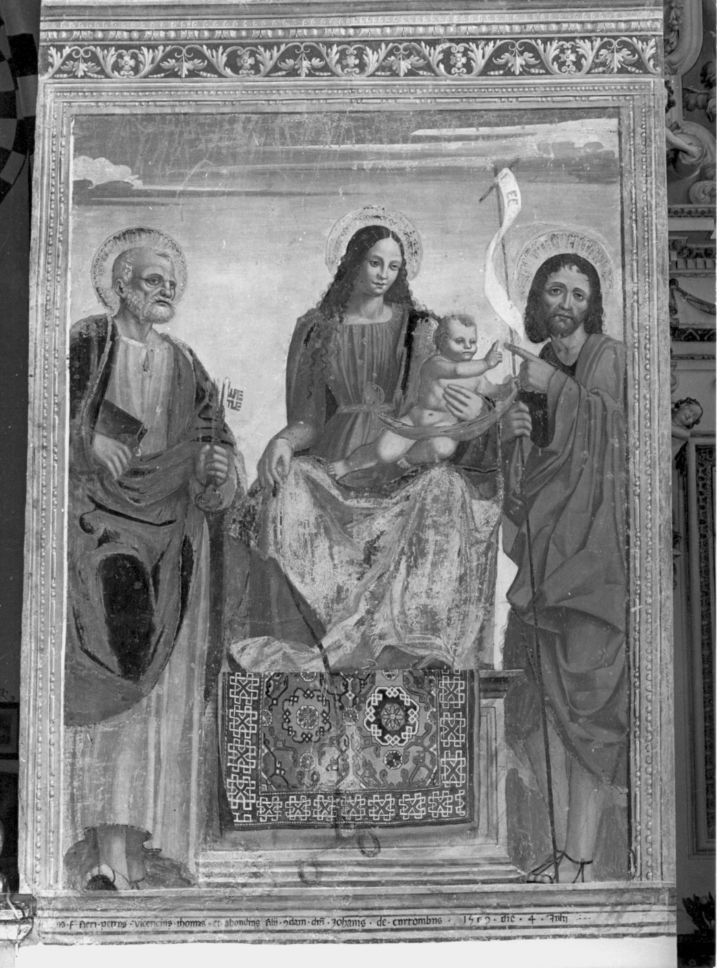 Madonna in trono con Bambino tra San Pietro e San Giovanni Battista (dipinto murale) di De Donati Alvise (attribuito) (sec. XVI)