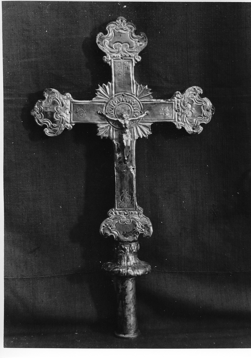 croce astile, opera isolata - bottega lombarda (sec. XVIII)