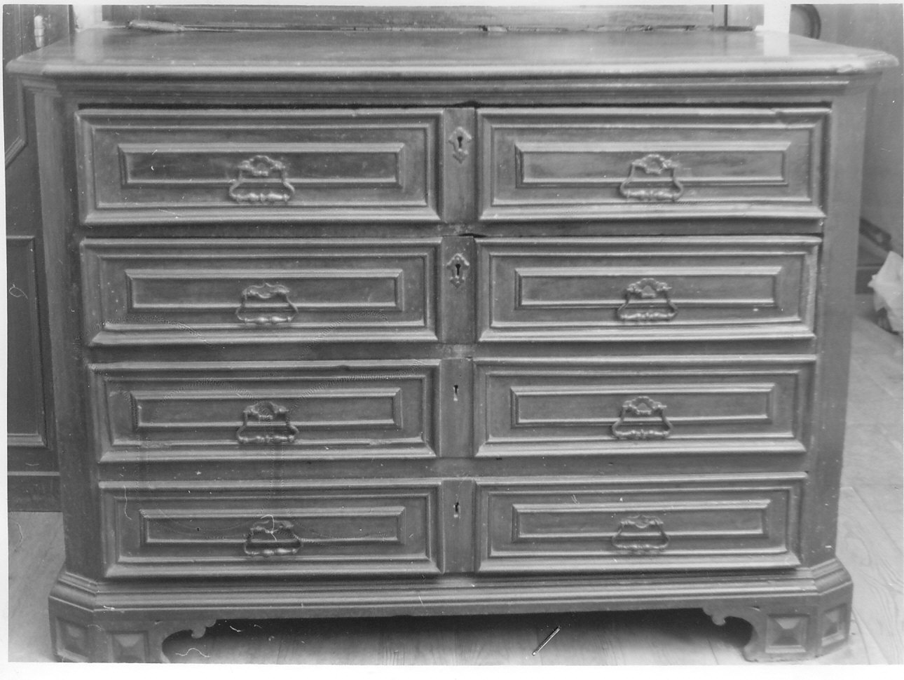 cassettone, opera isolata - bottega lombardo-piemontese (sec. XVII)