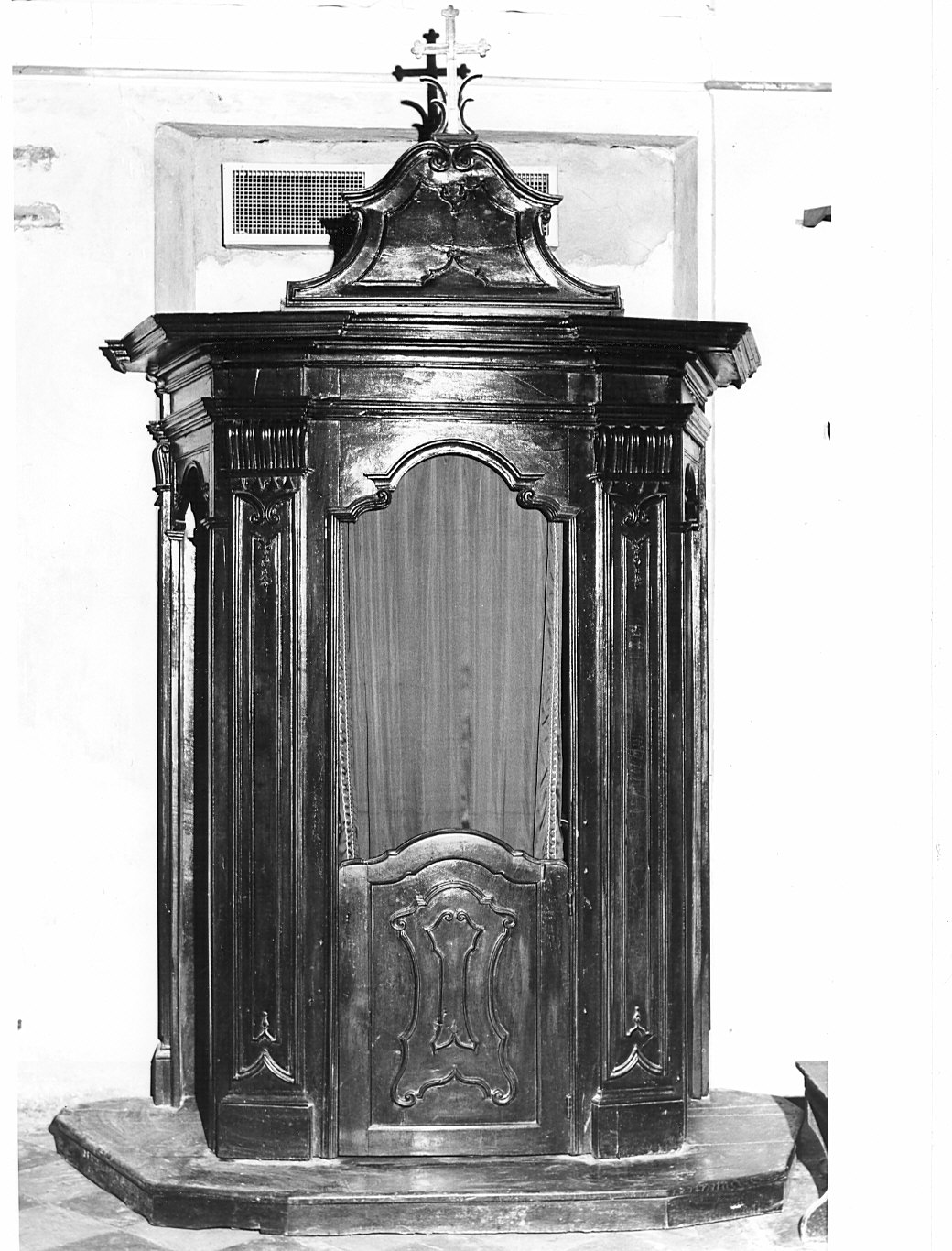 confessionale - a corpo architettonico, opera isolata - bottega lombarda (metà sec. XVIII)