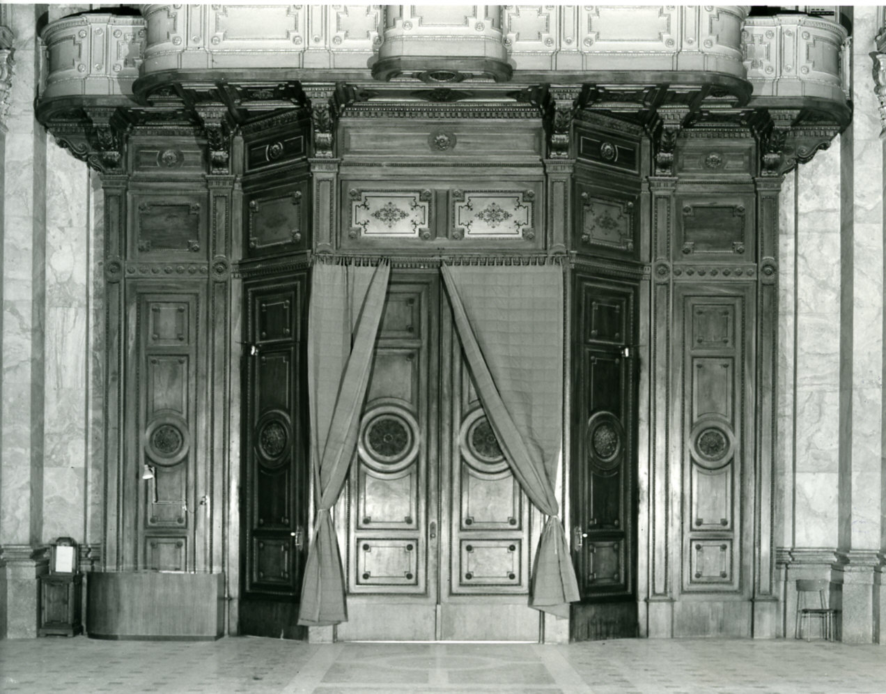 bussola d'ingresso, opera isolata - bottega italiana (prima metà sec. XX)