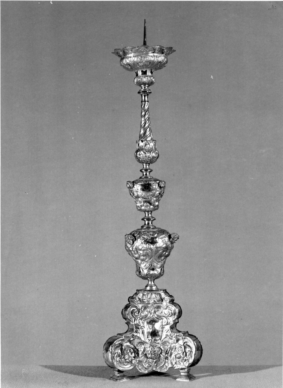 candeliere, serie - bottega lombarda (fine/inizio secc. XVII/ XVIII)