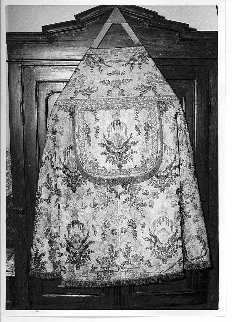 piviale - manifattura lombarda (sec. XVIII)