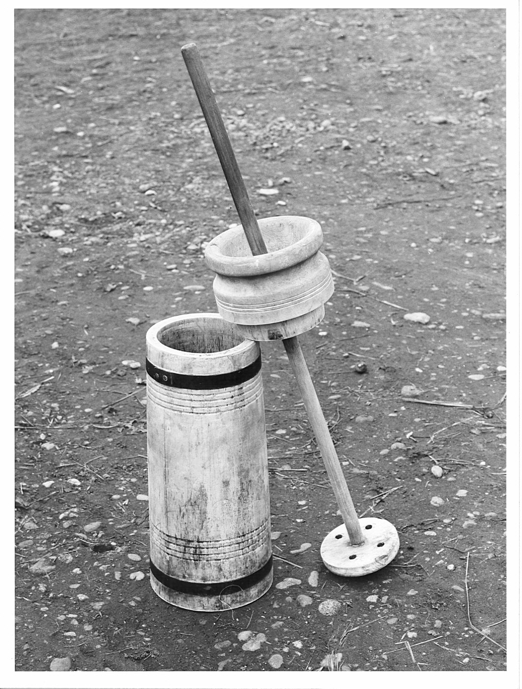 zangola cilindrica - bottega vigevanese (sec. XX)