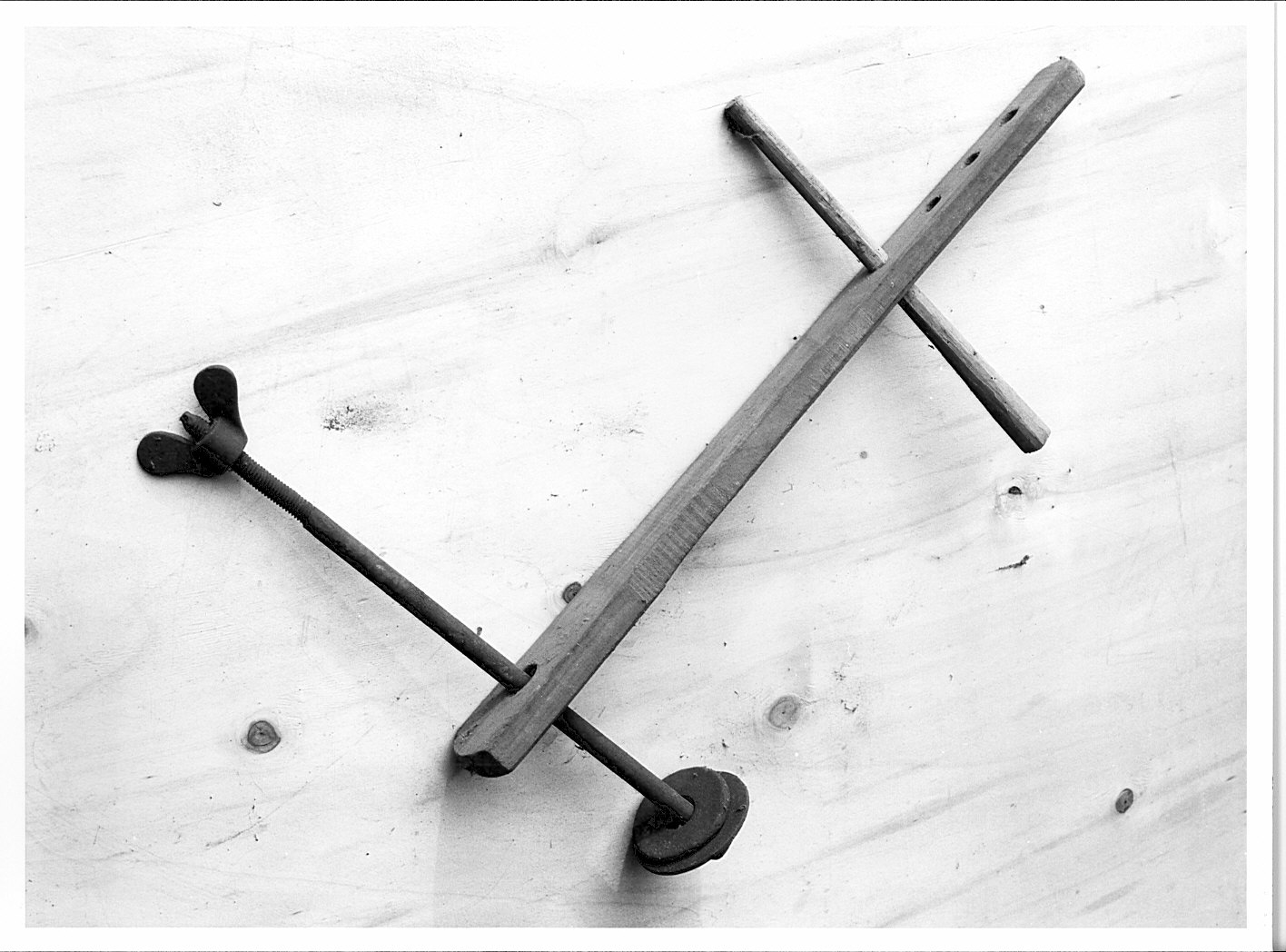 utensile - bottega vigevanese (sec. XX)