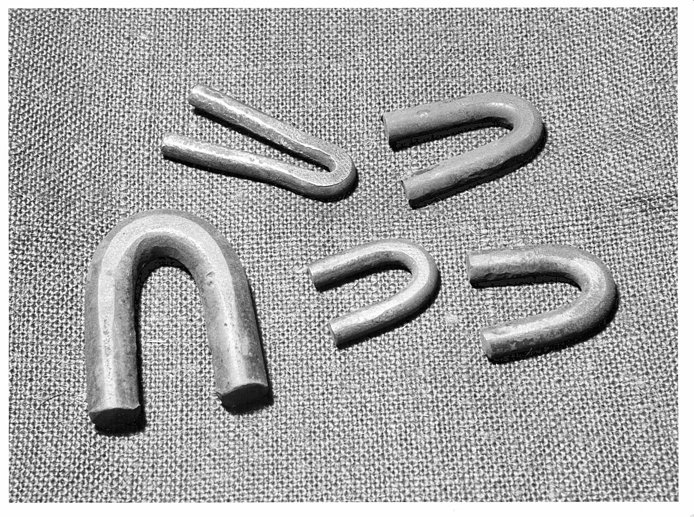 Non rilevato (ferri a "U") - bottega vigevanese (sec. XX)