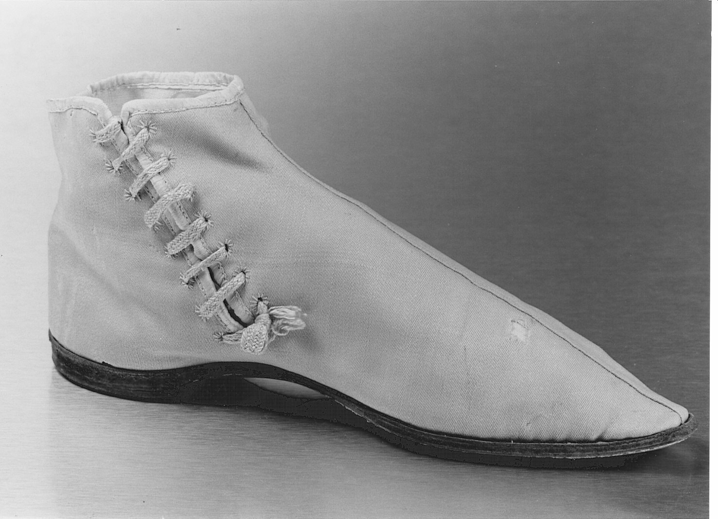 Non rilevato (scarpa femminile) - manifattura (1800/ 1810)