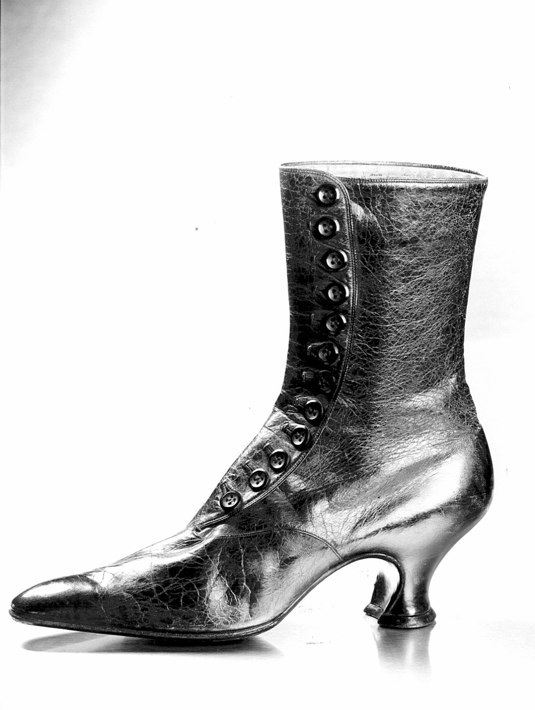 Non rilevato (scarpa femminile) - manifattura (1907/ 1907)