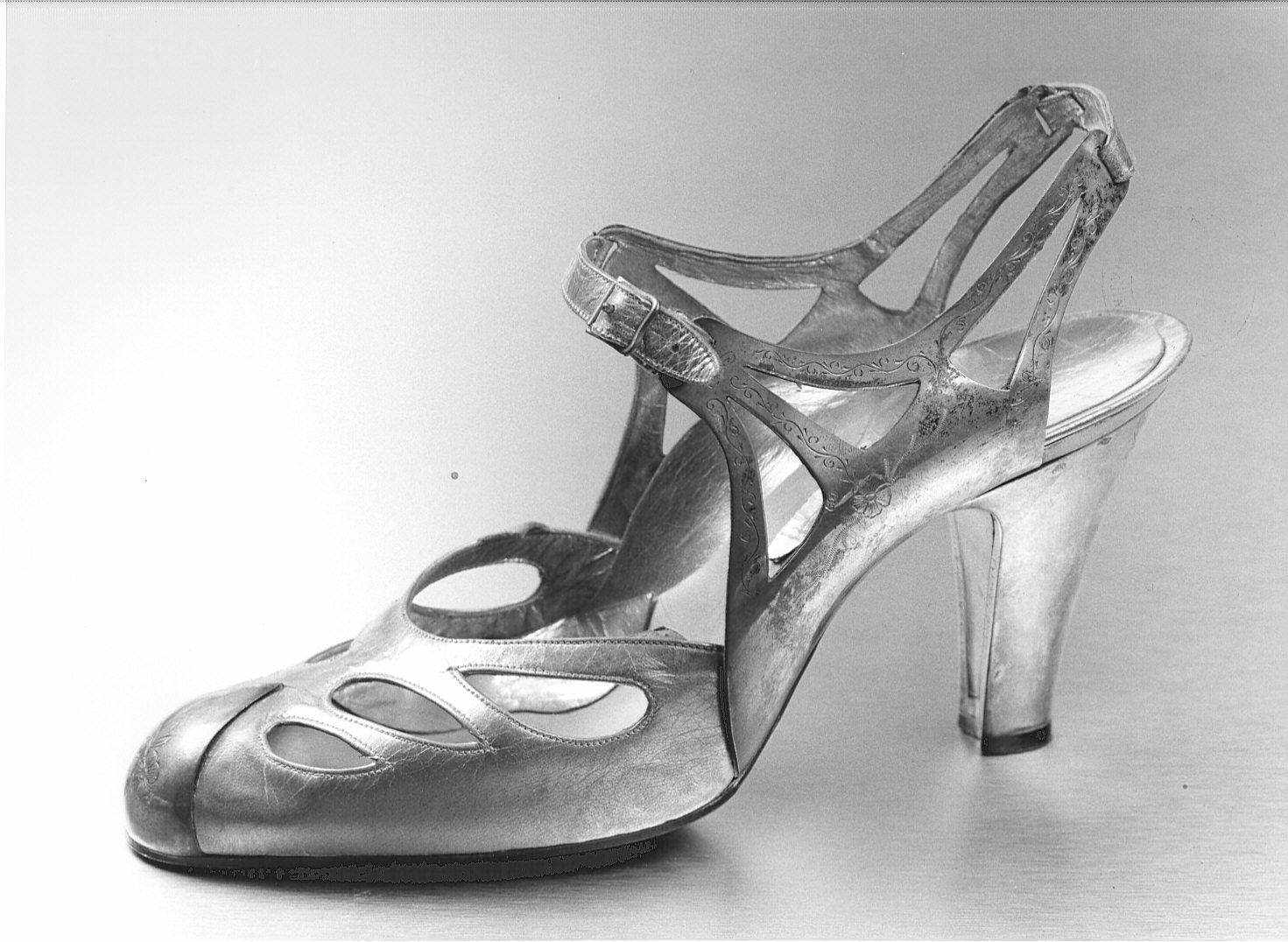 Non rilevato (scarpa femminile) - manifattura (1930/ 1935)