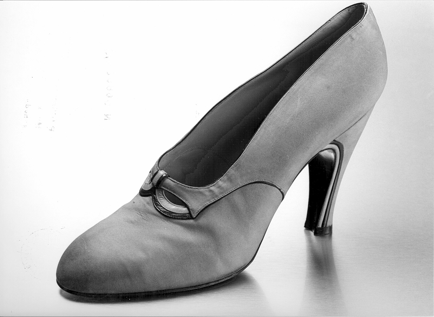 Non rilevato (scarpa femminile) - manifattura (1930/ 1940)