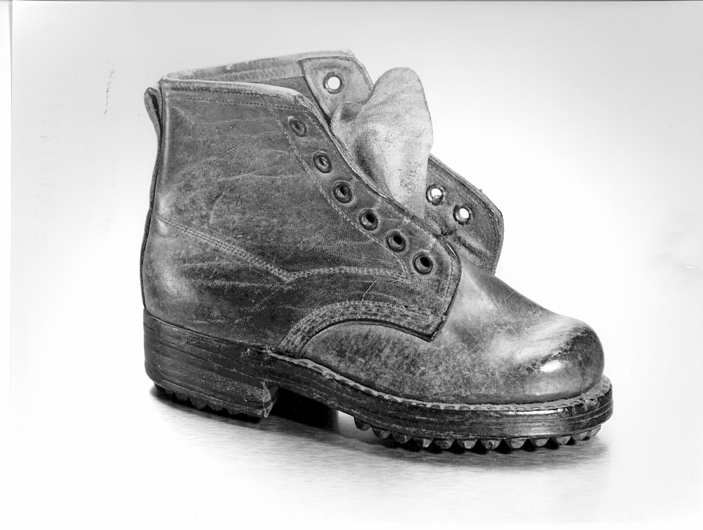 Non rilevato (scarponcino da bimbo) - manifattura (1935/ 1935)