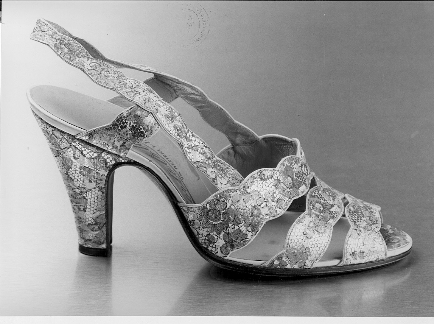 Non rilevato (scarpa femminile) - manifattura (1936/ 1940)