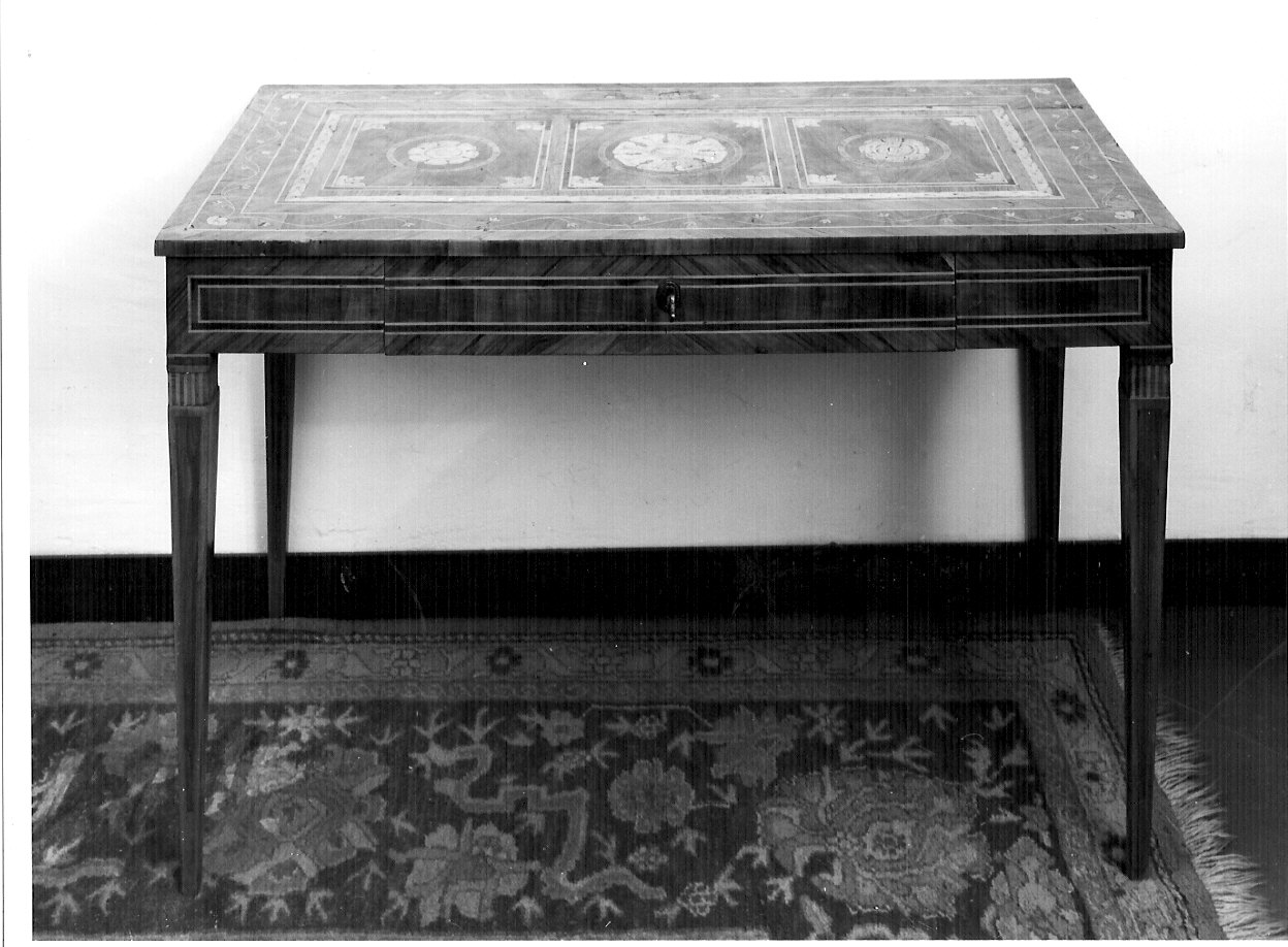 tavolino da lavoro, opera isolata - bottega lombarda (fine sec. XVIII)