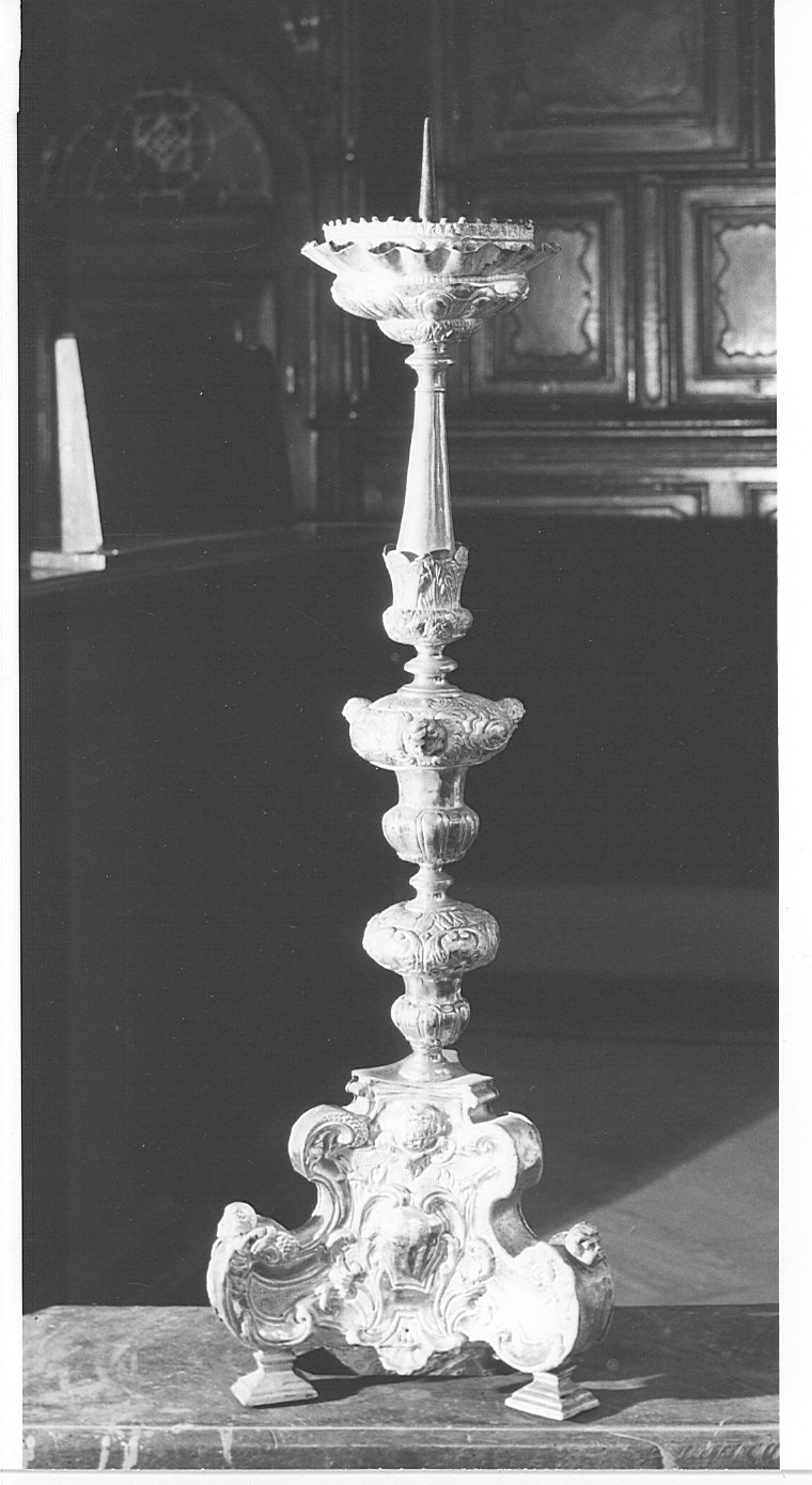 candeliere d'altare, serie - bottega lombarda (sec. XVIII)