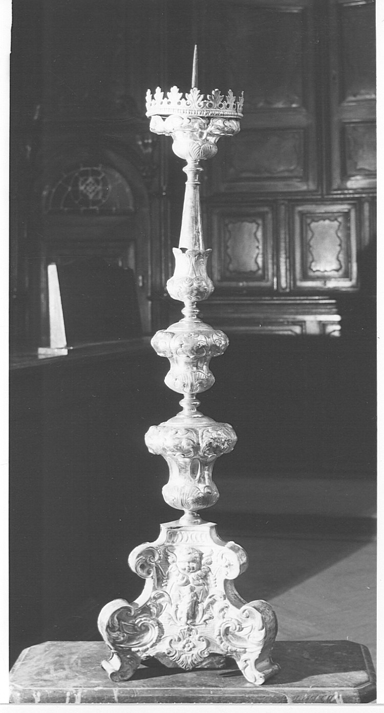 candeliere d'altare, serie - bottega lombarda (sec. XVIII)