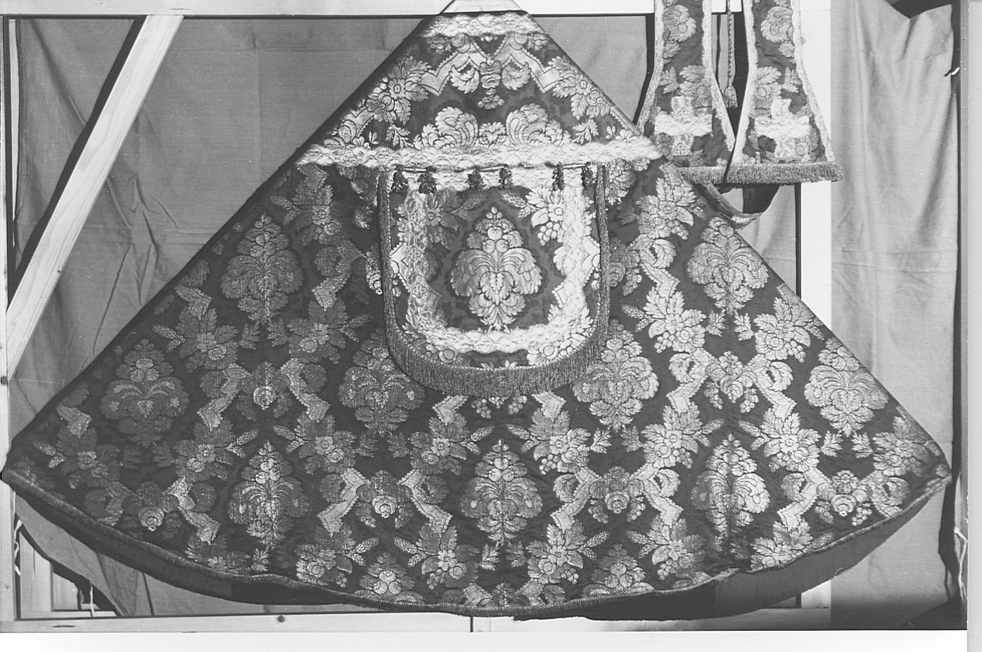 paramento liturgico - in terzo - manifattura lombarda (inizio sec. XIX)