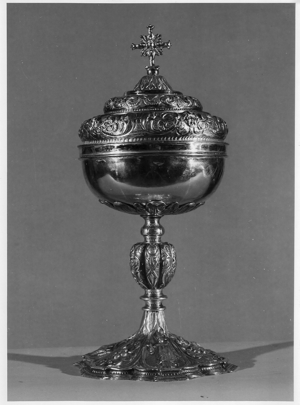 pisside, opera isolata - bottega lombarda (fine sec. XIX)