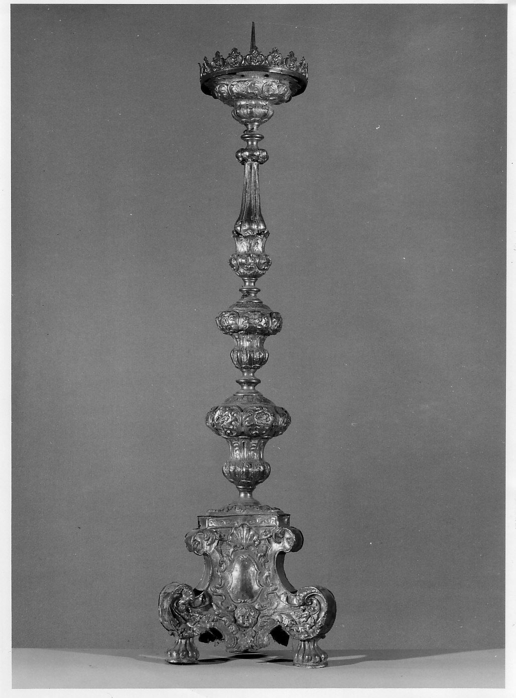 candeliere d'altare, serie - bottega lombarda (sec. XVIII)