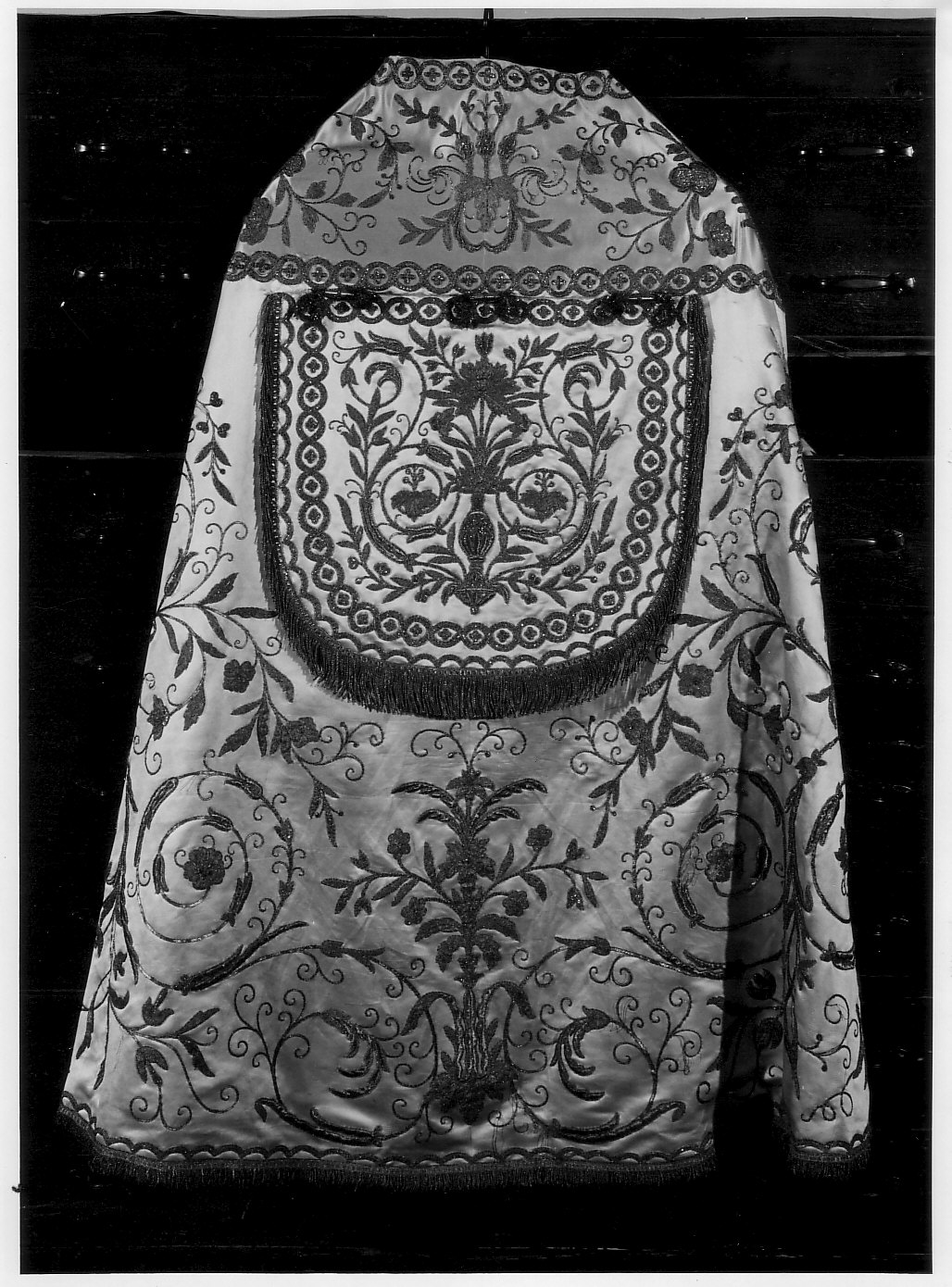 paramento liturgico, insieme - manifattura lombarda (sec. XVIII)