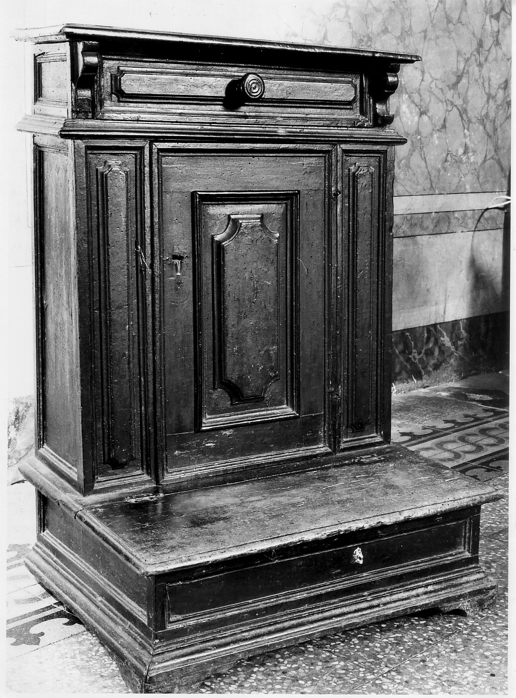 inginocchiatoio da sacrestia, opera isolata - bottega lombarda (sec. XVIII)