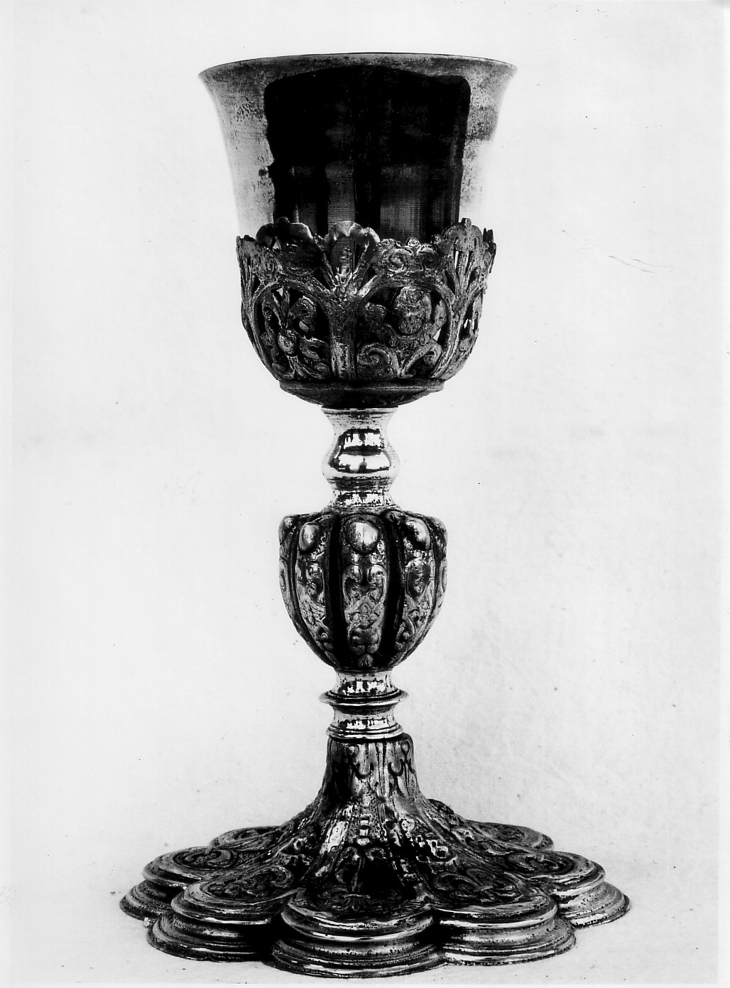 calice, opera isolata - bottega lombarda (fine/inizio secc. XVII/ XVIII)