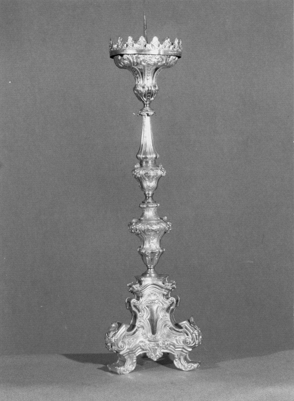 candeliere d'altare, serie - bottega lombarda (sec. XVIII)