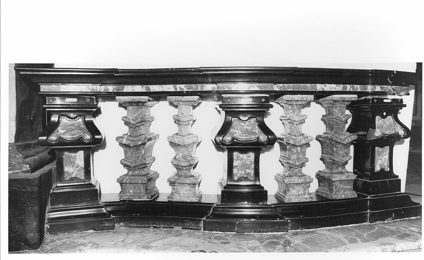 balaustrata, coppia - bottega lombarda (sec. XVIII)