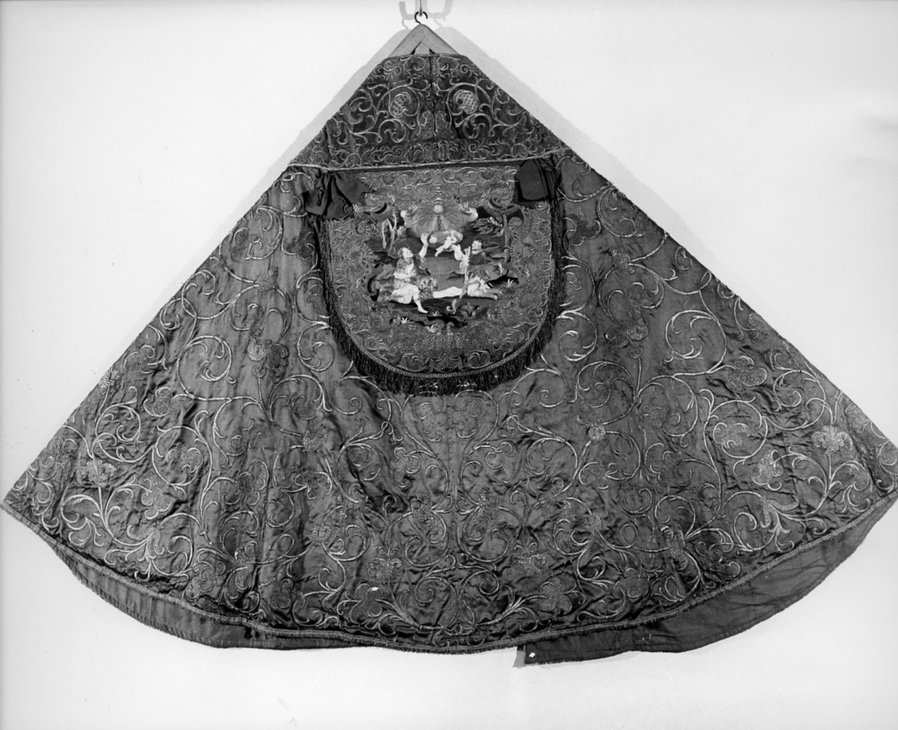 piviale, opera isolata - manifattura lombarda (sec. XVIII)