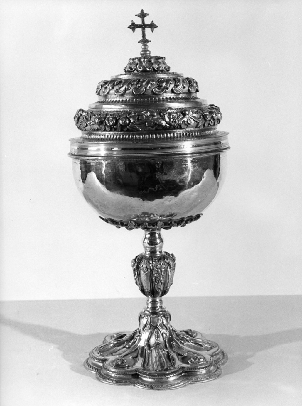 pisside, opera isolata - bottega lombarda (sec. XVII)